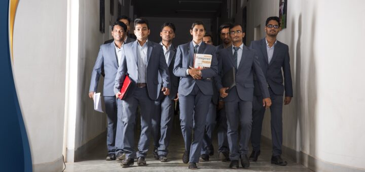 Grab MBA Specialization After BBA Degree: Prestigious career path awaits you